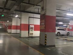-爱琴海购物公园-地下停车场