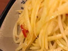-亮亮面馆(经六路店)