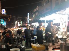 -六合夜市