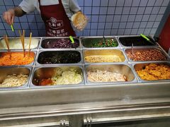 自助取餐区-三兄弟高炉烧饼