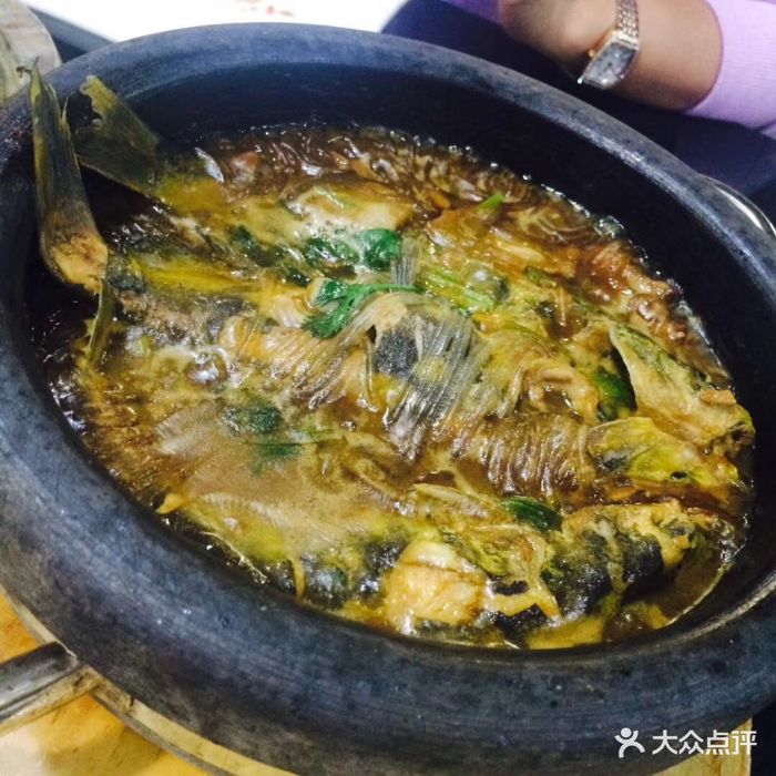 白洋淀石锅嘎鱼