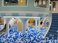 -蓝鲸奇亲子游泳俱乐部