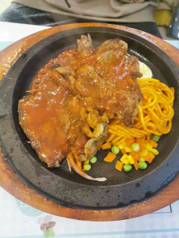 玛黎娜铁板牛排(保定清真店)-"打卡·玛黎娜铁板牛排 地点:惠友四楼电