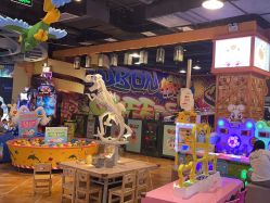 -卡通尼乐园(龙湖六合天街店)