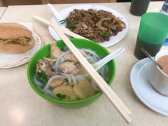 鮮雞湯米線-雄兴泰咖啡室