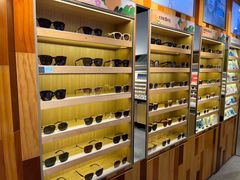 -LOOK眼镜·蔡司依视路配镜(宝山万达店)