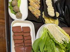 -乡土黄·鲜牛肉火锅·小龙虾(兴业街店)