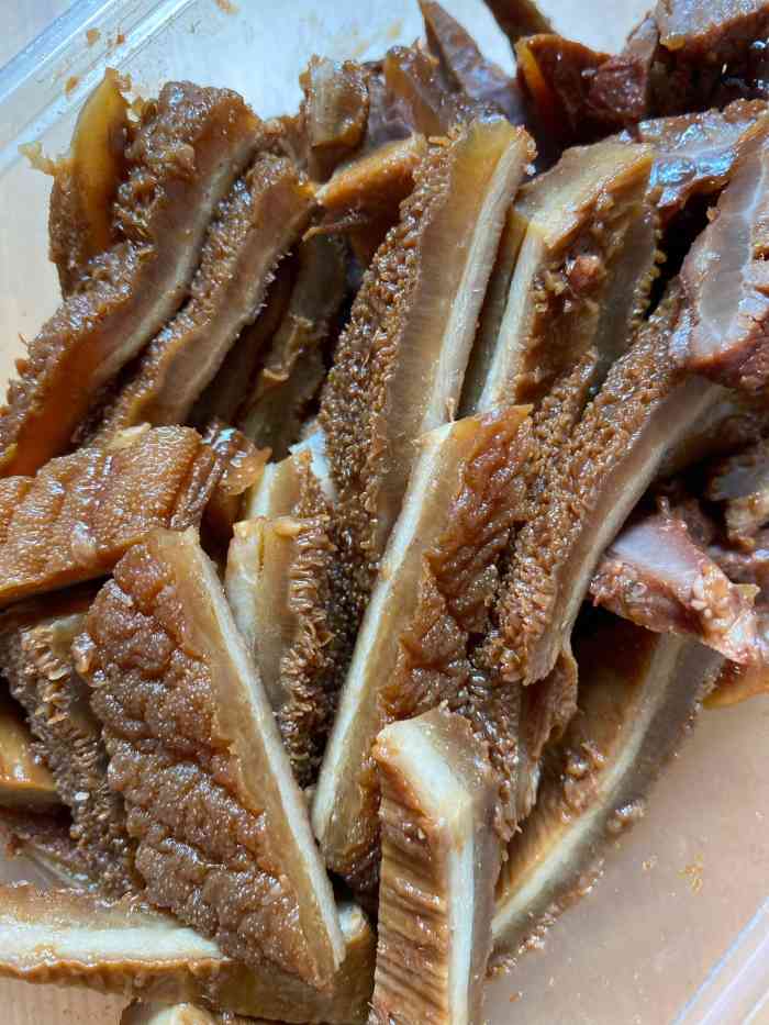 豫东正宗黄牛肉-"一家还算可以的熟食店,环境还可以卫生条件.