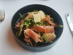 顶级帕尔玛火腿配芝麻菜沙拉及帕玛森芝士-北京金融街丽思卡尔顿酒店·意味轩 Cepe