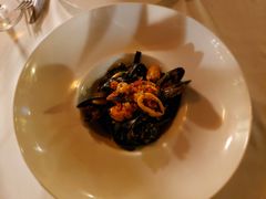 海鲜黑宽面条-Seraser Fine Dining Restaurant