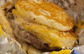 Low-Fat Egg & Beef Cheese Burger