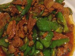 -阿瓦山寨·湘菜现炒·剁椒鱼头王(咸阳总店)