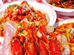 -肥小宝·金牌油焖大虾(襄阳龙虾地标店)