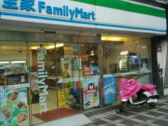 门面-全家便利店(康健路店)