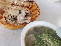 -洪峰浩老北京烧饼夹肉(角门路店)