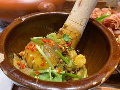 -老滇山寨•云南特色菜•地方菜•民族风情歌舞表演(金碧店)