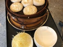 陈士荣蟹黄汤包-鸿运酒楼