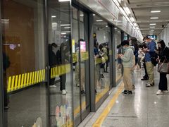 -常熟路(地铁站)