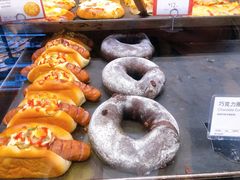 -巴黎贝甜(大宁国际商业广场店)