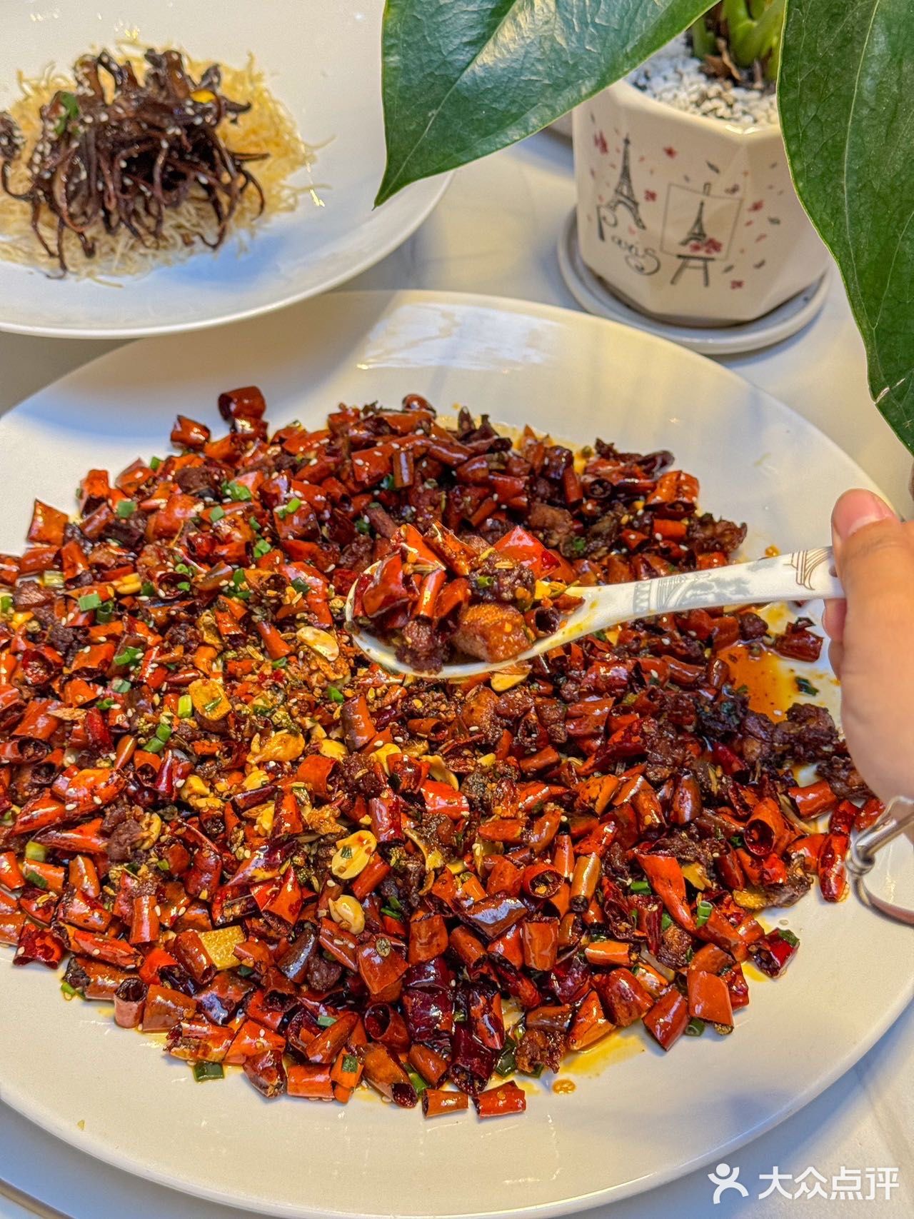 成都人也太会享受了！！藏在闹市的庭院川菜