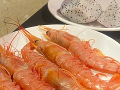 新鲜的活虾-钱小奴海鲜自助黑金店(杭州滨江龙湖店)