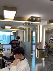 -即型男士理发工作室