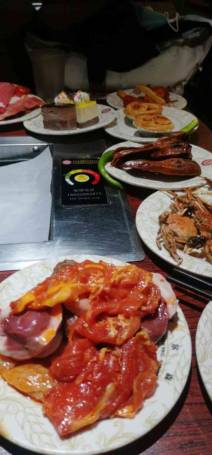 比尔森烤肉海鲜火锅自助-"自助,没有什么特色.就是便宜,食物的味道.