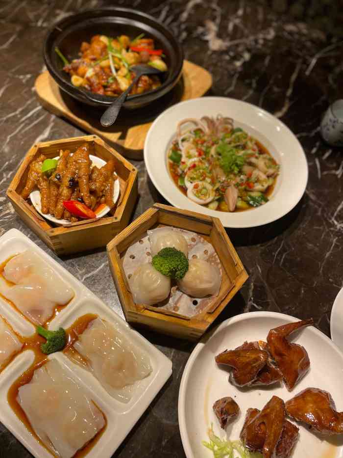 翠香阁潮州菜馆(珠江路店)-"[薄荷]环境: 开了多年的餐厅,没桌餐桌.