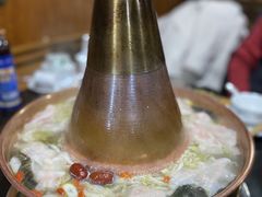 -果松木炭酸菜铜火锅·外婆参鸡汤