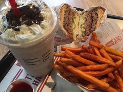 -The Habit Burger Grill 哈比特汉堡(复兴soho店)