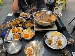 -蚝美人·生蚝海鲜烧烤(茶花园店)