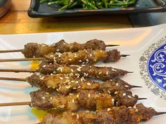 现穿羊肉串-呼伦贝尔烤羊·蒙古烤羊排(骏景店)