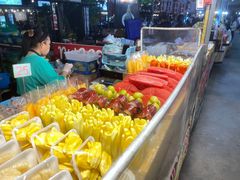 -席娜卡琳火车铁道夜市