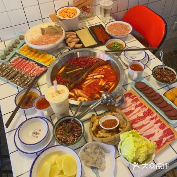 周末的时候去的 人不是很多 「鸳鸯锅」 点的是3