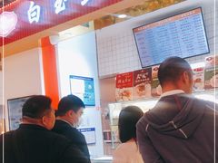 门面-白玉兰食品甜凤店(合生汇店)