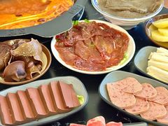 -重庆川渝肥妹火锅