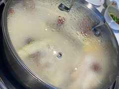 -三人行骨头王火锅(长寿店)