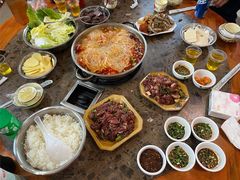 -黄利砖万峰林布依特色酸笋牛肉馆