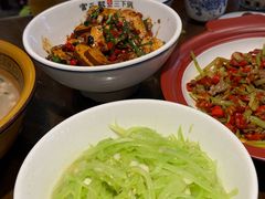 -富正毅三下锅·湘西韵味(天门山索道店)