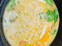 -银米·云南传统过桥米线(双廊黑金冠店)