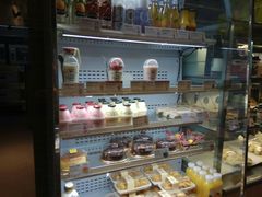 面包甜点陈列柜-巴黎贝甜(卫清西路店)