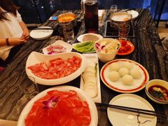 -云中捞高空旋转餐厅(商茂世纪广场店)