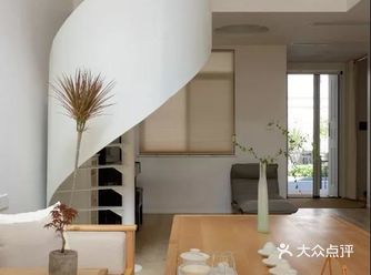 房屋类型：联排小别墅 
