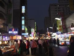 -六合夜市