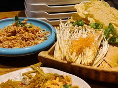 -老牌坊云南鱼豆花火锅(爱建店)