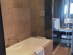 -上海龙之梦万丽酒店