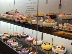 面包甜点陈列柜-津乐园(人人乐亚泰店)