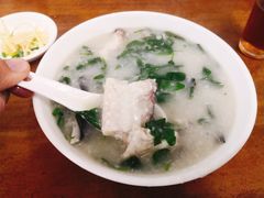 枸杞叶鱼骨腩粥-华记粥饭店(印象容桂主题风情街店)