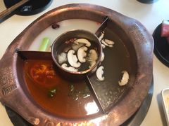 菌王奇香锅-滇釜火锅·能喝汤的火锅(车公庄店)