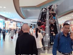 -东荟城名店仓